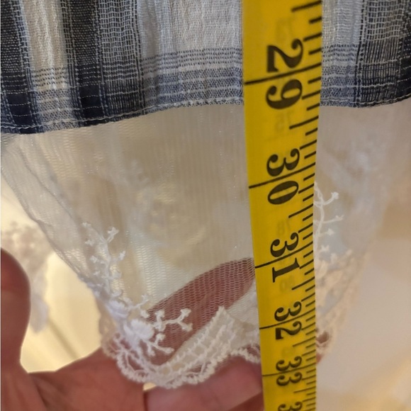 Plaid Sleeveless Top with Lace Hem - Picture 5 of 8